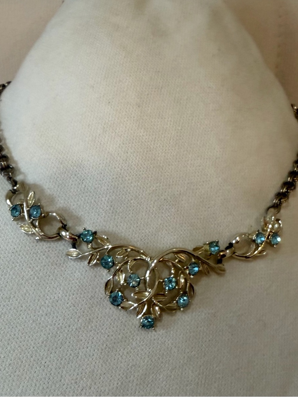 Coro Gold Tone Blue Floral Vine Necklace